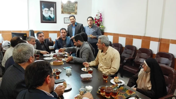 تقارن جشن روز معلم همزمان با تولد مهندس نوروزی مسئول هوشمندساز ی پردیس