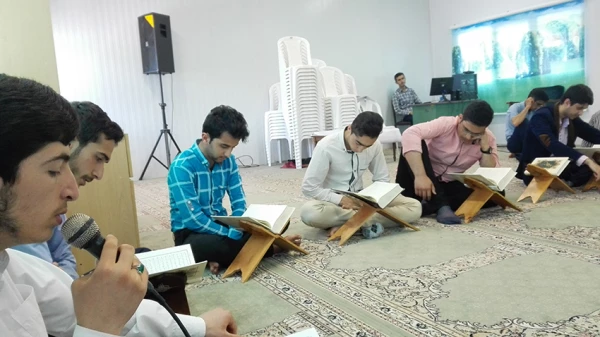 جلسه ختم قرآن کریم هر روز یک جزء