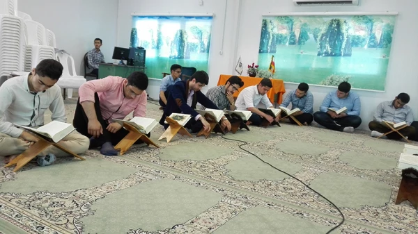 جلسه ختم قرآن کریم هر روز یک جزء