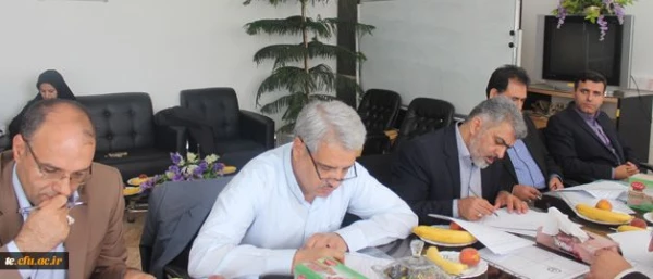 بررسی و تبیین شیوه نامه ارزیابی و انتخاب کارمند نمونه در دانشگاه فرهنگیان