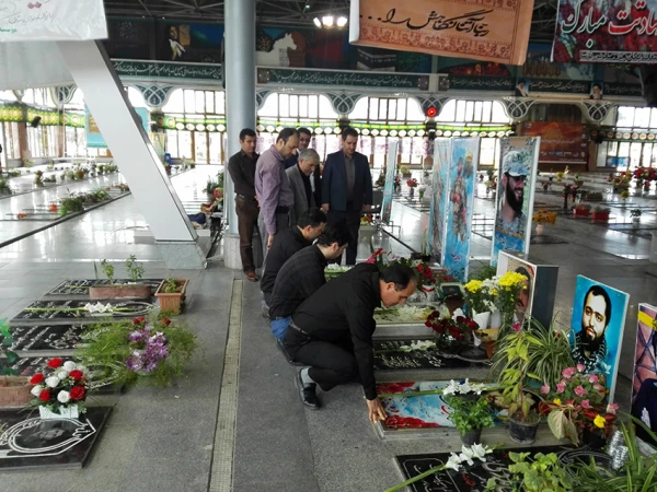 تجدید میثاق  مسئولین پردیس امام علی (ع) با شهدای دفاع مقدس و مدافع حرم