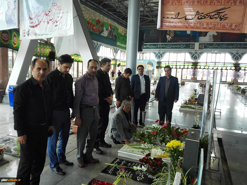 تجدید میثاق  مسئولین پردیس امام علی (ع) با شهدای دفاع مقدس و مدافع حرم