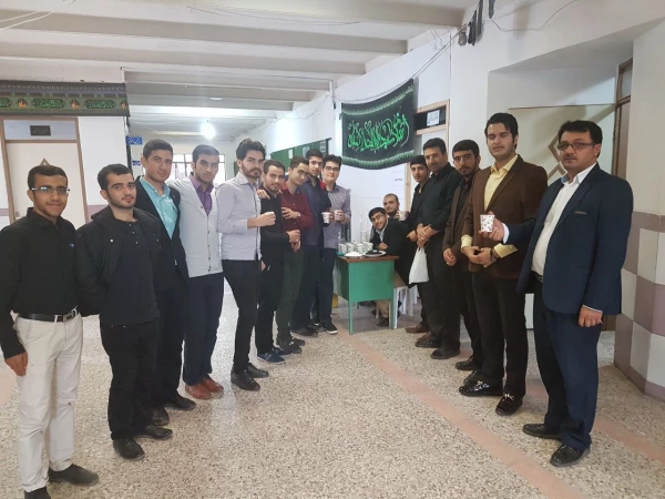 ایستگاه صلواتی به مناسبت دهه دوم محرم به همت دانشجومعلمان پردیس امام علی (ع)