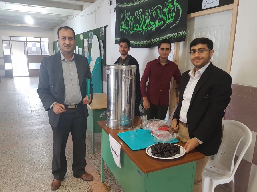 ایستگاه صلواتی به مناسبت دهه دوم محرم به همت دانشجومعلمان پردیس امام علی (ع)