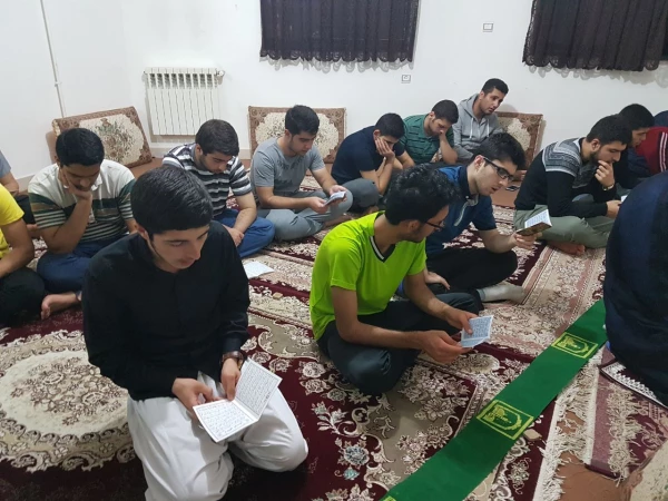 برپائی دعای پرفیض توسل در سرای دانشجوئی