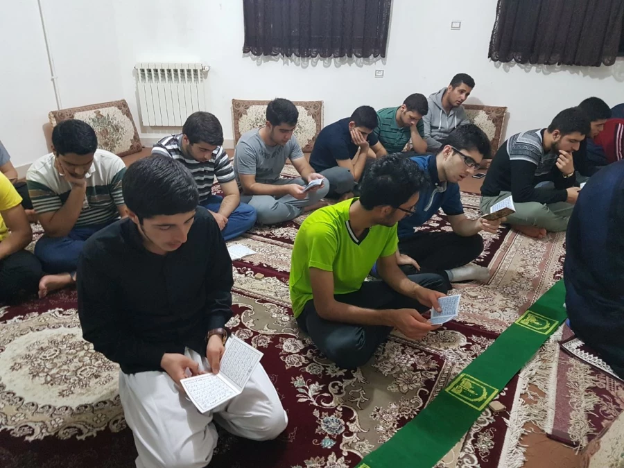 برپائی دعای پرفیض توسل در سرای دانشجوئی