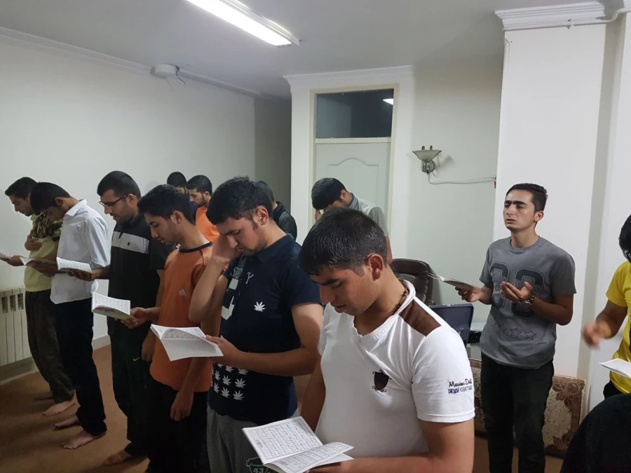 برپائی دعای پرفیض توسل در سرای دانشجوئی