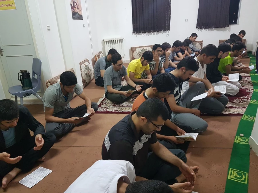 برپائی دعای پرفیض توسل در سرای دانشجوئی