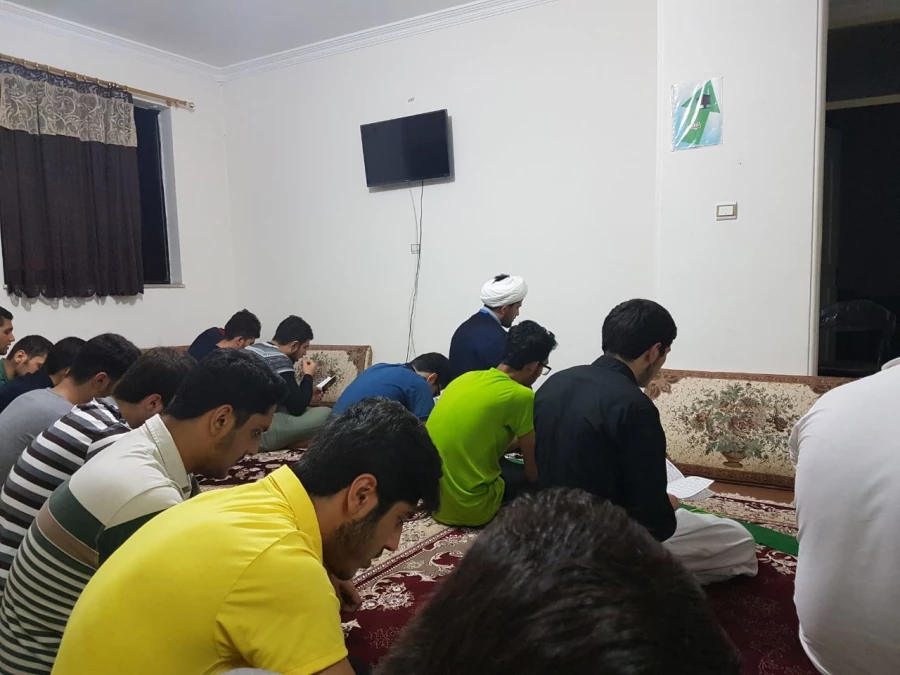 برپائی دعای پرفیض توسل در سرای دانشجوئی