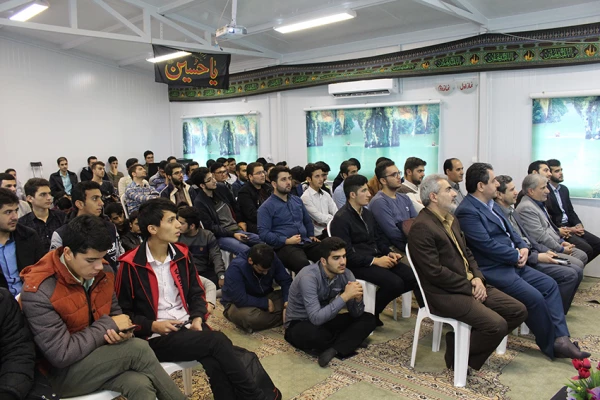 نشست صمیمی   رئیس هسته گزینش و معاونت پژوهش اداره کل آموزش و پرورش با دانشجومعلمان