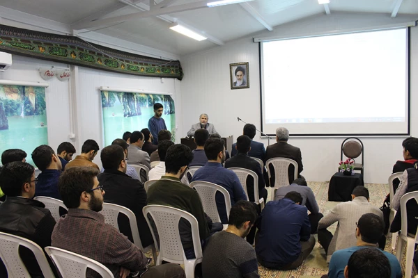 نشست صمیمی   رئیس هسته گزینش و معاونت پژوهش اداره کل آموزش و پرورش با دانشجومعلمان