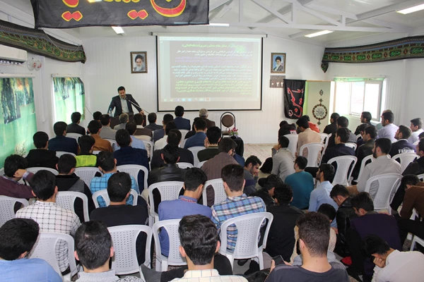 نشست صمیمی   رئیس هسته گزینش و معاونت پژوهش اداره کل آموزش و پرورش با دانشجومعلمان