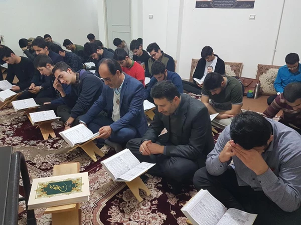 محفل اُنس با قرآن در سرای دانشجوئی