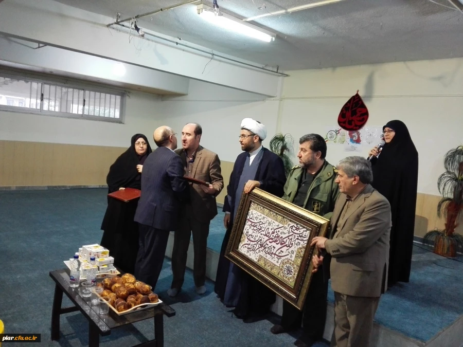 هم اندییشی اساتید و کارکنان دانشگاه فرهنگیان گیلان با موضوع تبیین دستاورد های انقلاب اسلامی