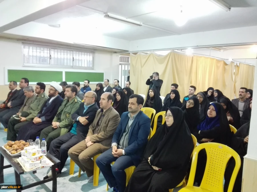 هم اندییشی اساتید و کارکنان دانشگاه فرهنگیان گیلان با موضوع تبیین دستاورد های انقلاب اسلامی