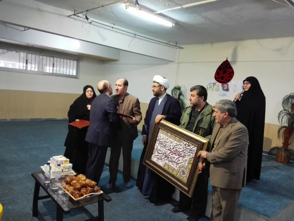 هم اندییشی اساتید و کارکنان دانشگاه فرهنگیان گیلان با موضوع تبیین دستاورد های انقلاب اسلامی