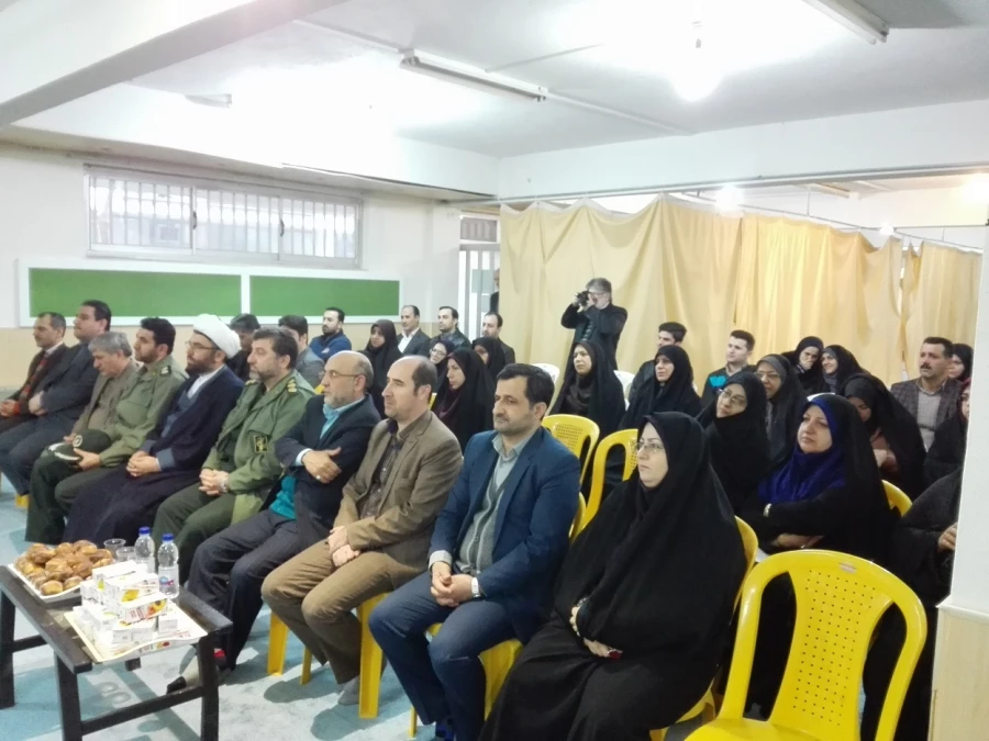 هم اندییشی اساتید و کارکنان دانشگاه فرهنگیان گیلان با موضوع تبیین دستاورد های انقلاب اسلامی