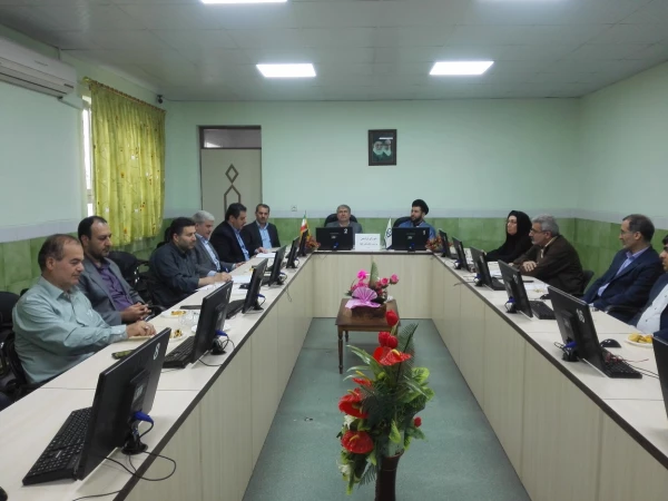 تجلیل از اساتید هیئت علمی و معاونت آموزشی سابق