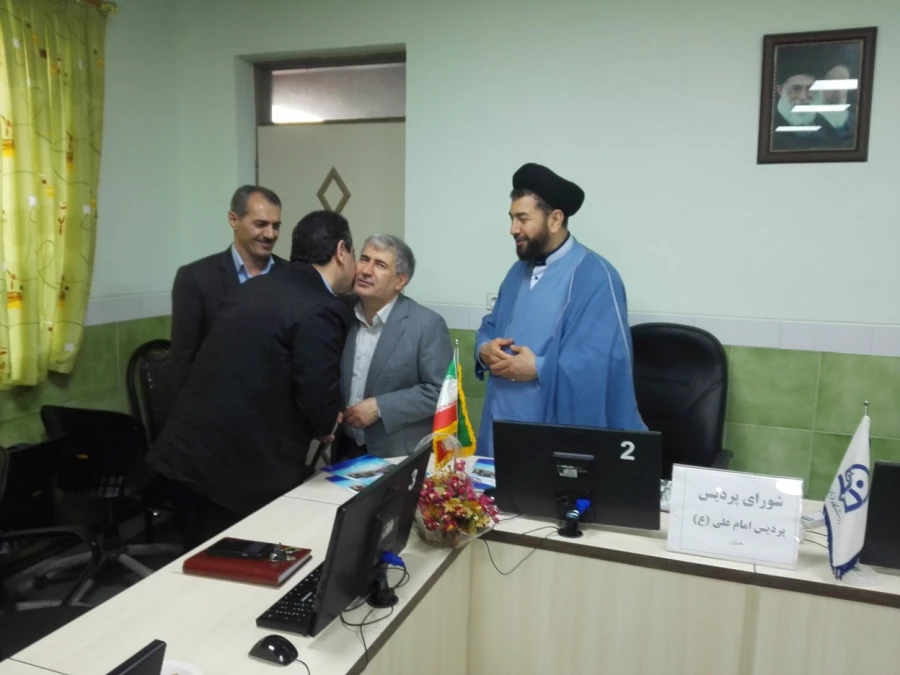 تجلیل از اساتید هیئت علمی و معاونت آموزشی سابق