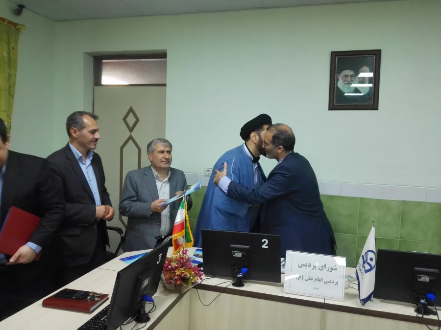 تجلیل از اساتید هیئت علمی و معاونت آموزشی سابق