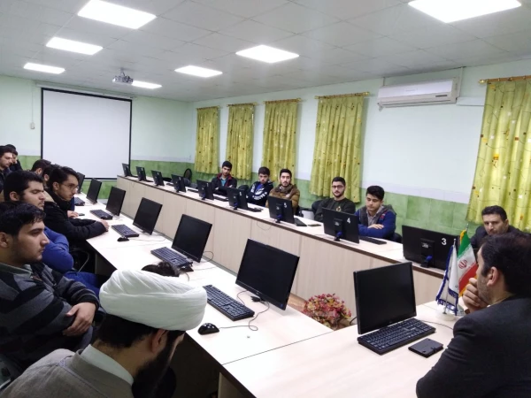 نشست صمیمی دکتر صدیقی با مسئولین و دانشجویان