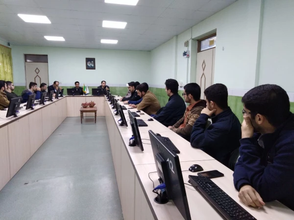 نشست صمیمی دکتر صدیقی با مسئولین و دانشجویان