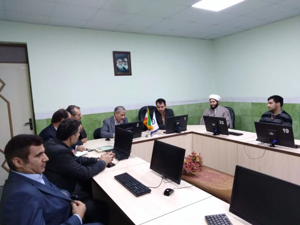 نشست صمیمی دکتر صدیقی با مسئولین و دانشجویان