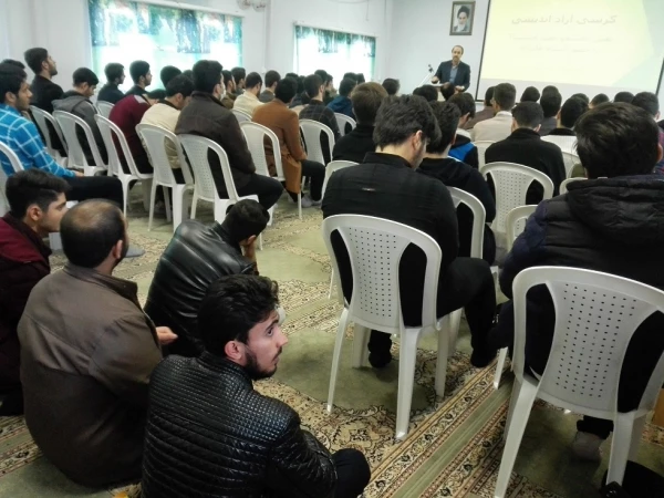 کرسی آزاد اندیشی با موضوع نقش دانشجومعلم  در تحول فرهنگی