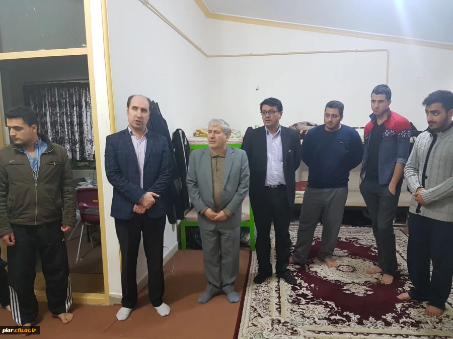 بازدید دکتر احدزاده از سرای دانشجوئی