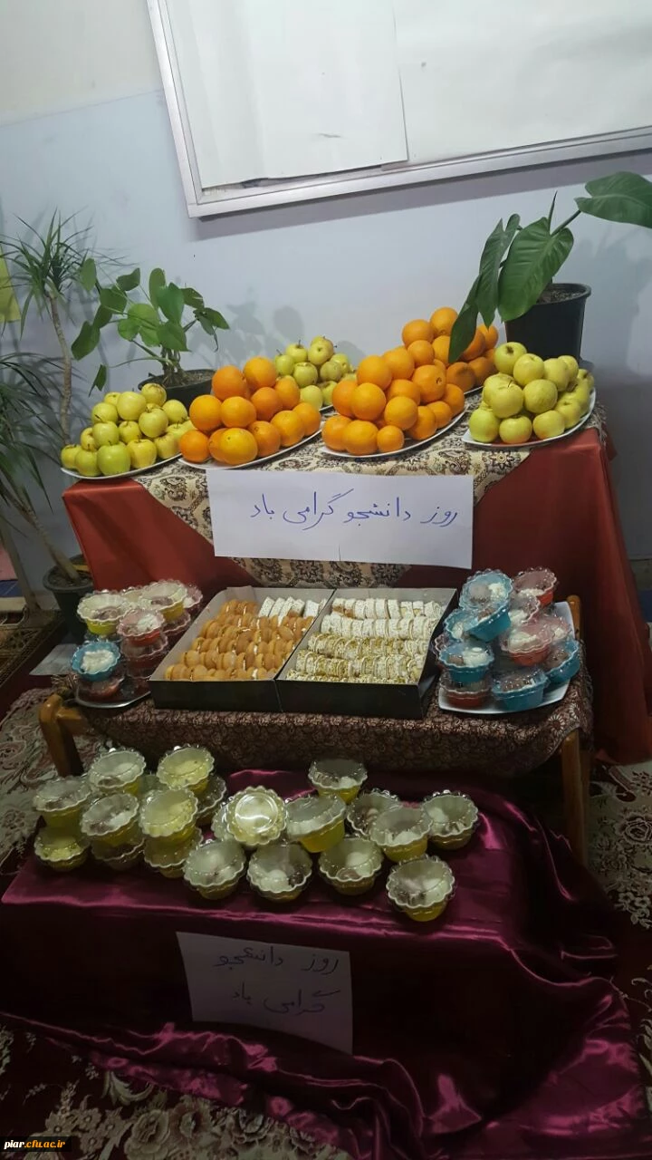 بازدید دکتر احدزاده از سرای دانشجوئی