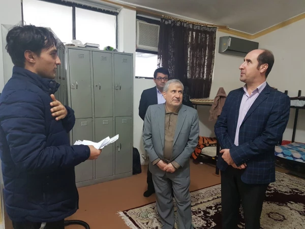 بازدید دکتر احدزاده از سرای دانشجوئی