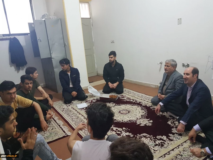 بازدید دکتر احدزاده از سرای دانشجوئی