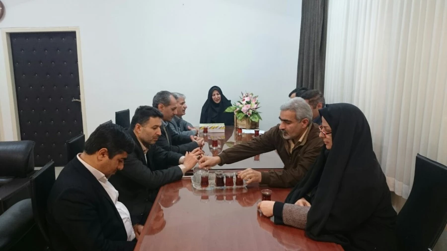 نشست صمیمی مدیریت و کارکنان پردیس امام علی (ع) با ریاست بنت الهدی صدر گیلان