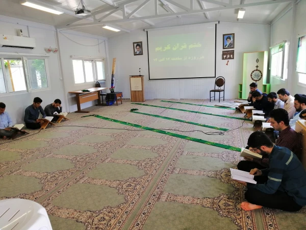 قرائت روزانه یک جزء از قرآن کریم در بهار قرآن