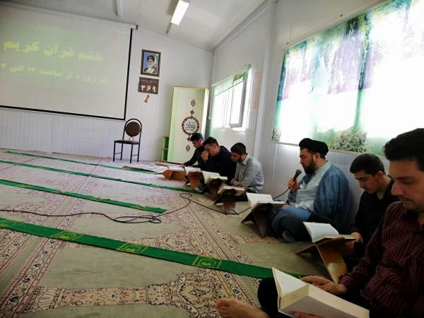 قرائت روزانه یک جزء از قرآن کریم در بهار قرآن