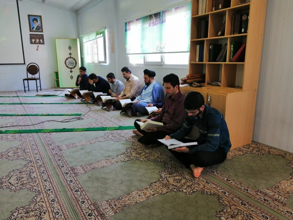 قرائت روزانه یک جزء از قرآن کریم در بهار قرآن