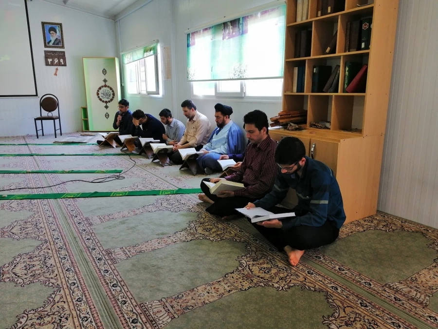 قرائت روزانه یک جزء از قرآن کریم در بهار قرآن