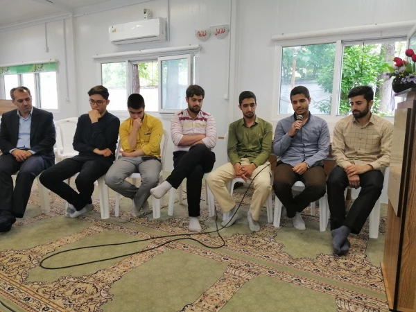 نشست در سایه بندگی(نماز و سبک زندگی)