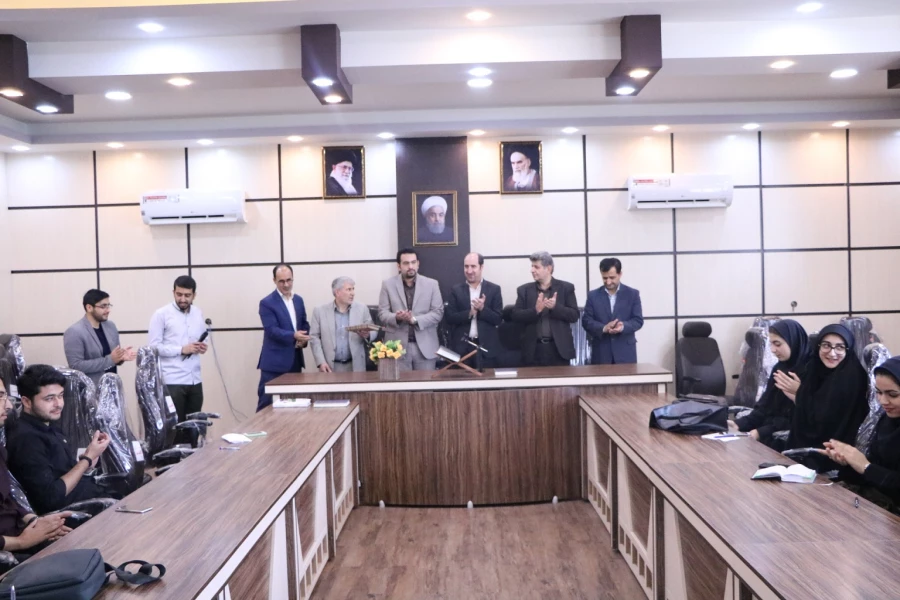 کارگاه آموزشی نشریه دانشجویی(چگونه ژورنالیسم شویم)