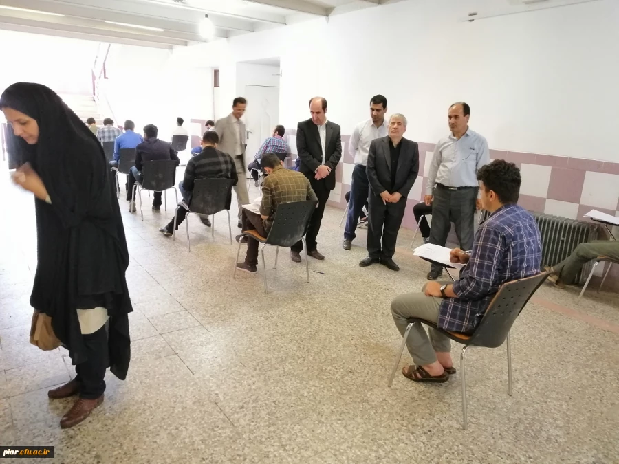 بازدید دکتر احدزاده از حوزه امتحانی پردیس امام علی (ع)