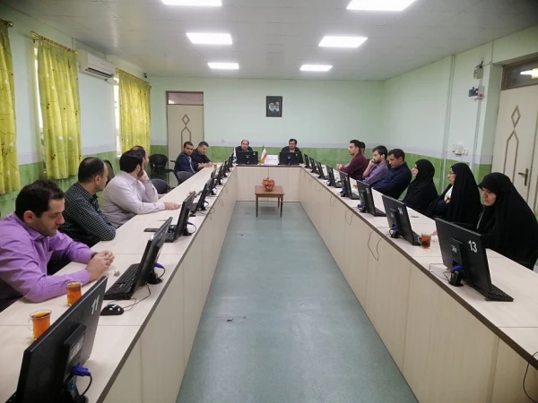 دکتر احدزاده : همه با لبخند مهر به استقبال دانشجویان می رویم