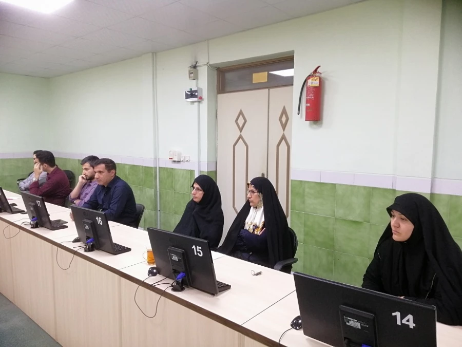 دکتر احدزاده : همه با لبخند مهر به استقبال دانشجویان می رویم