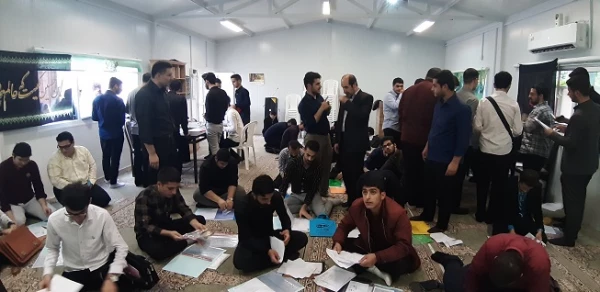 بازدید دکتر احدزاده از روند ثبت نام ورودی های جدید