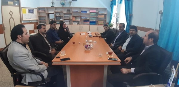 بازدید دکتر احدزاده از روند ثبت نام ورودی های جدید