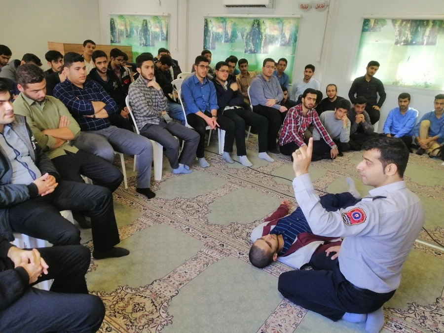 اولین جلسه دوره آموزشی امداد و نجات 