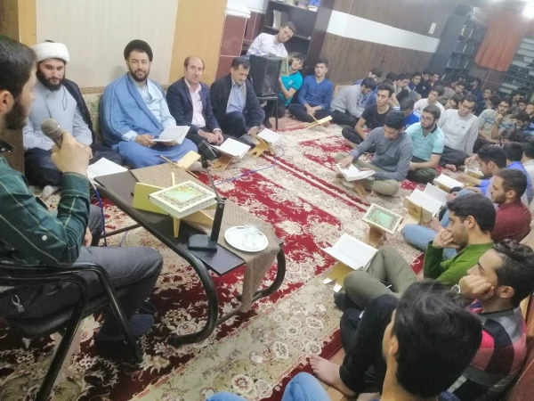 برگزاری محفل انس با قرآن کریم 