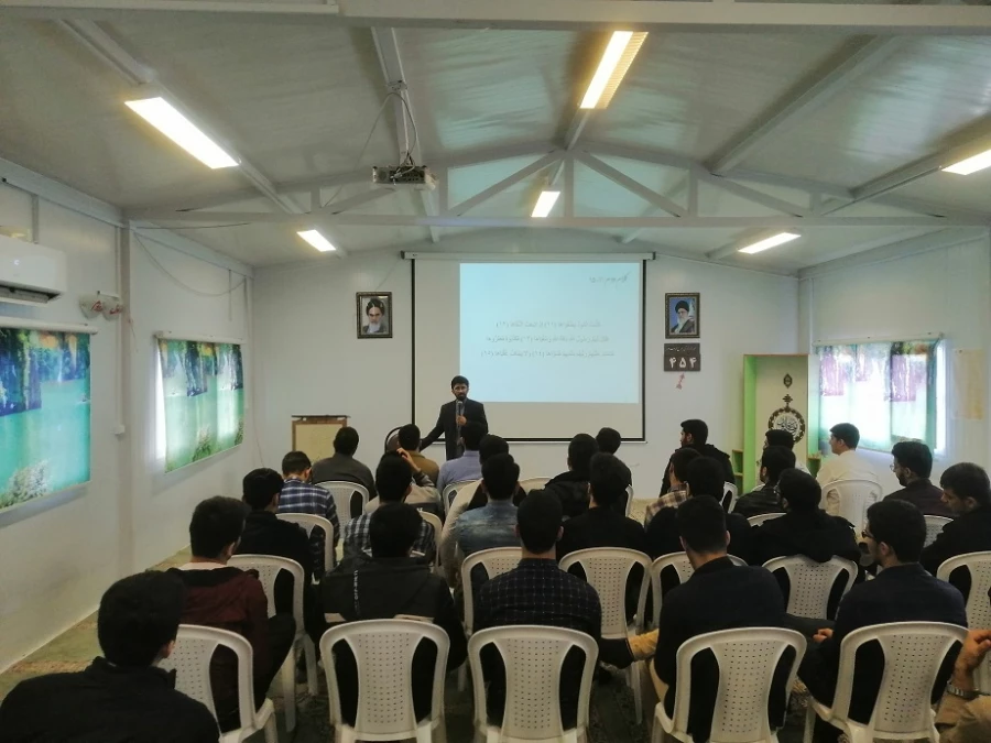 سومین جلسه آموزش روان خوانی و زیبا خوانی قرآن کریم