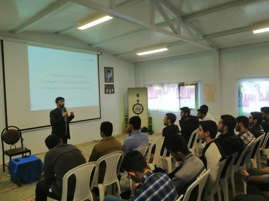 سومین جلسه آموزش روان خوانی و زیبا خوانی قرآن کریم