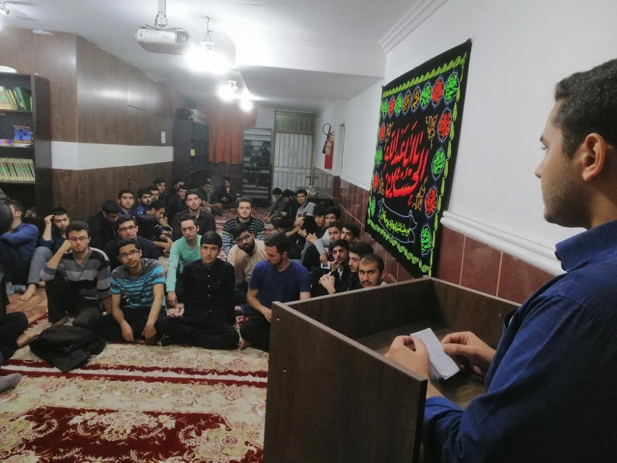 جلسه پرسش و پاسخ مسئولین با دانشجویان سرای دانشجویی