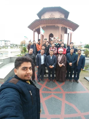 حضور دانشجومعلمان سر مزارکوچک خان جنگلی